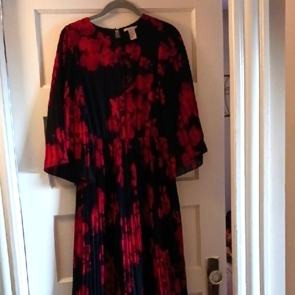Elegant Red and Black Floral Dress